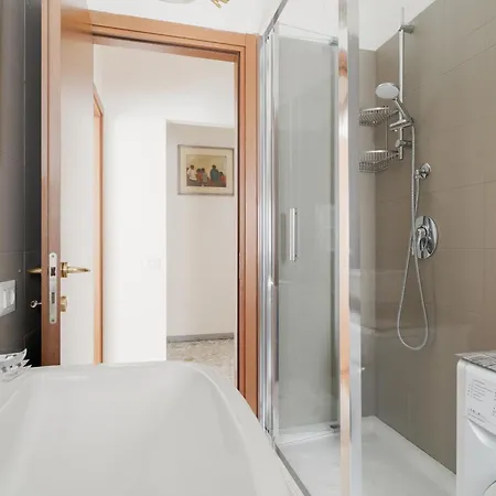 Guesthost - M1 Pasteur With Balcony Apartamento *