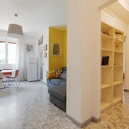 Guesthost - M1 Pasteur With Balcony Milan
