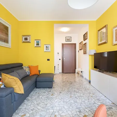 Guesthost - M1 Pasteur With Balcony Apartment *