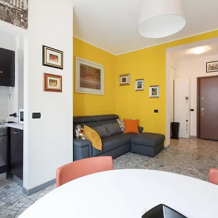 Guesthost - M1 Pasteur With Balcony Apartment