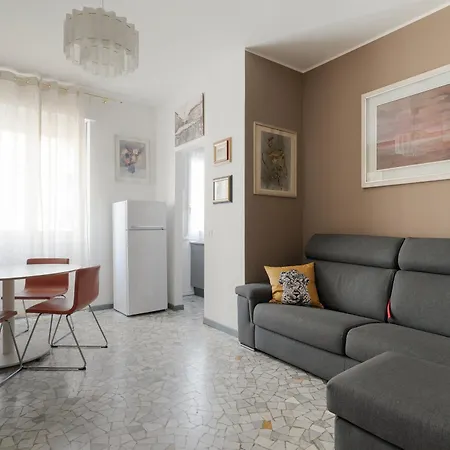 Apartment Guesthost - M1 Pasteur With Balcony
