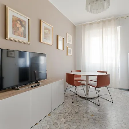 Apartment Guesthost - M1 Pasteur With Balcony Milan