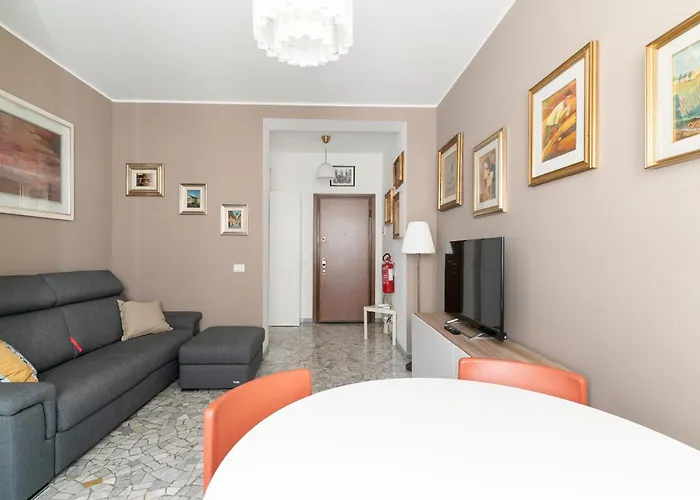 Apartment Guesthost - M1 Pasteur With Balcony