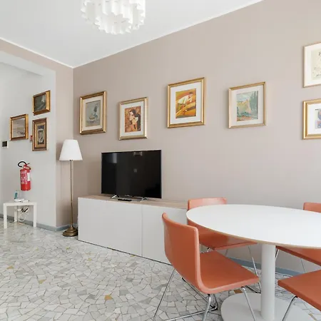Guesthost - M1 Pasteur With Balcony Appartement