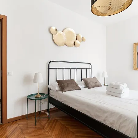 Guesthost - M1 Pasteur With Balcony Apartment