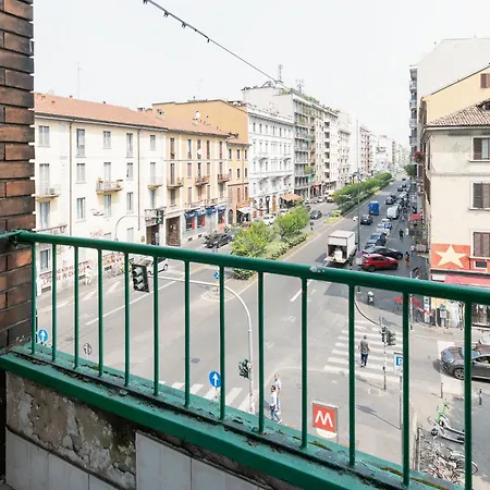 Appartement Guesthost - M1 Pasteur With Balcony Milaan