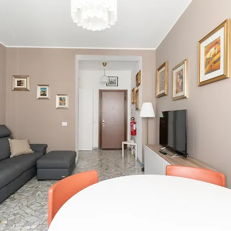 Apartment Guesthost - M1 Pasteur With Balcony